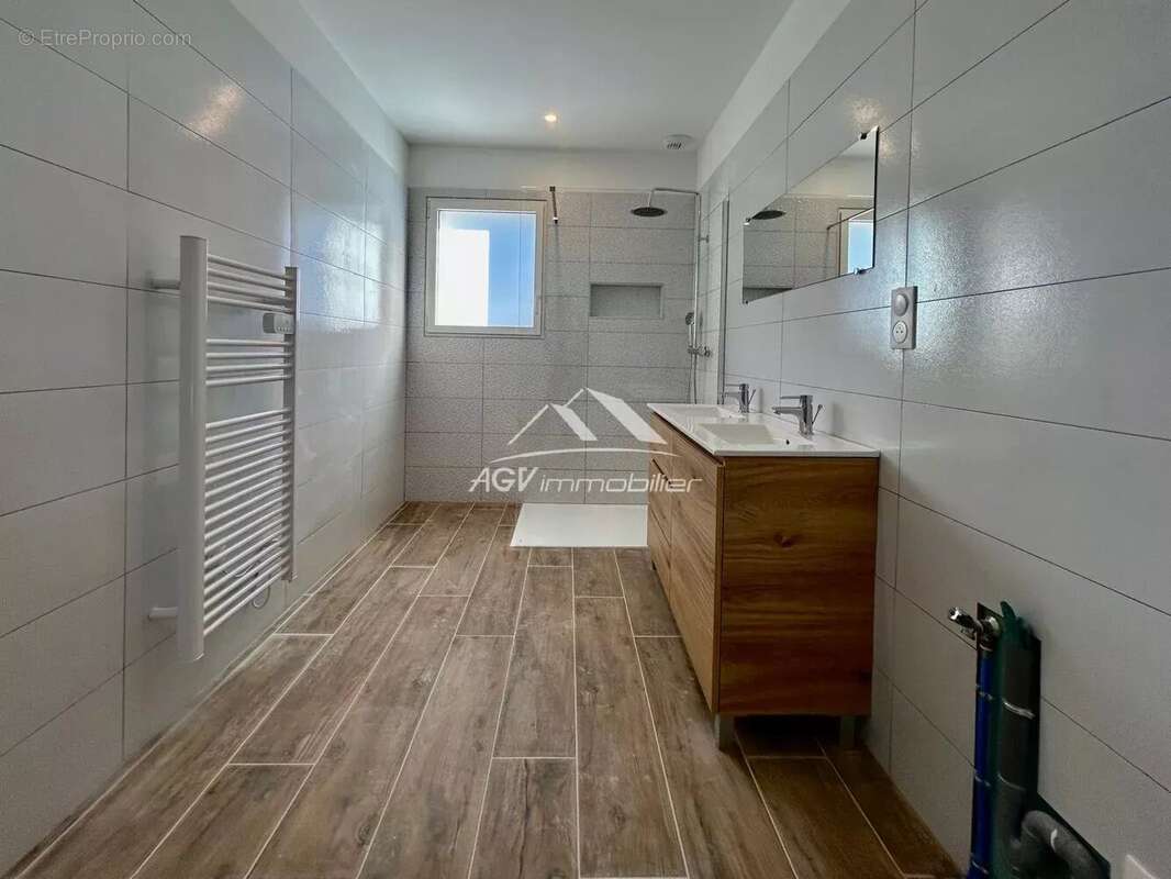 Maison à SAINT-MARTIN-DE-VALGALGUES