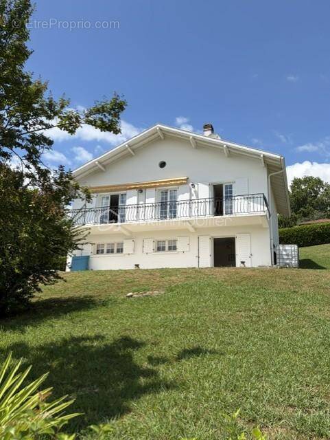 Maison à BEHASQUE-LAPISTE