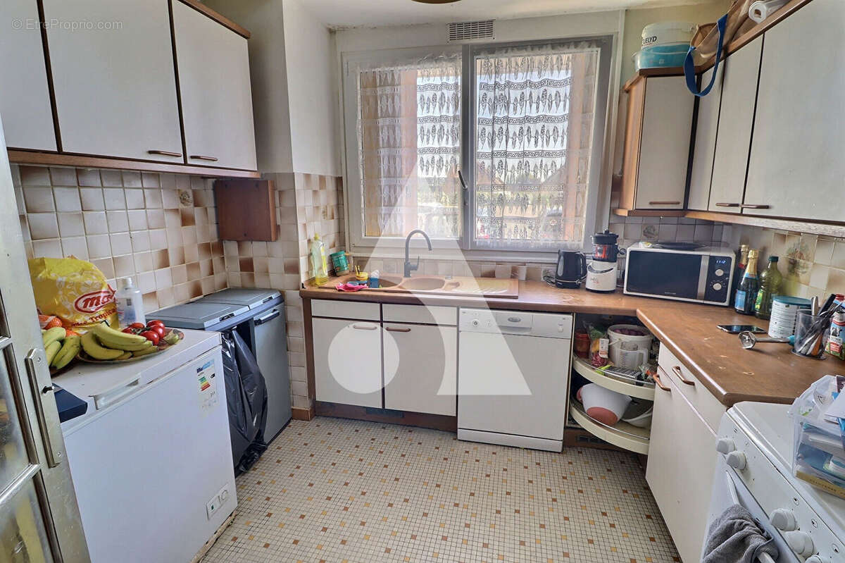 Grand 4 pièces familial de 83 m² à rénover ? Coeur de Saint-Ouen-l'Aumône - photo 3