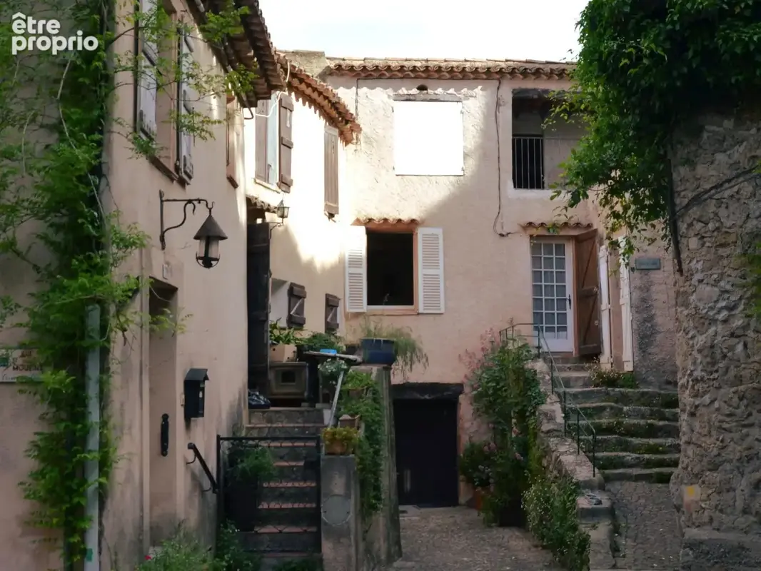 façade - Maison à TOURTOUR