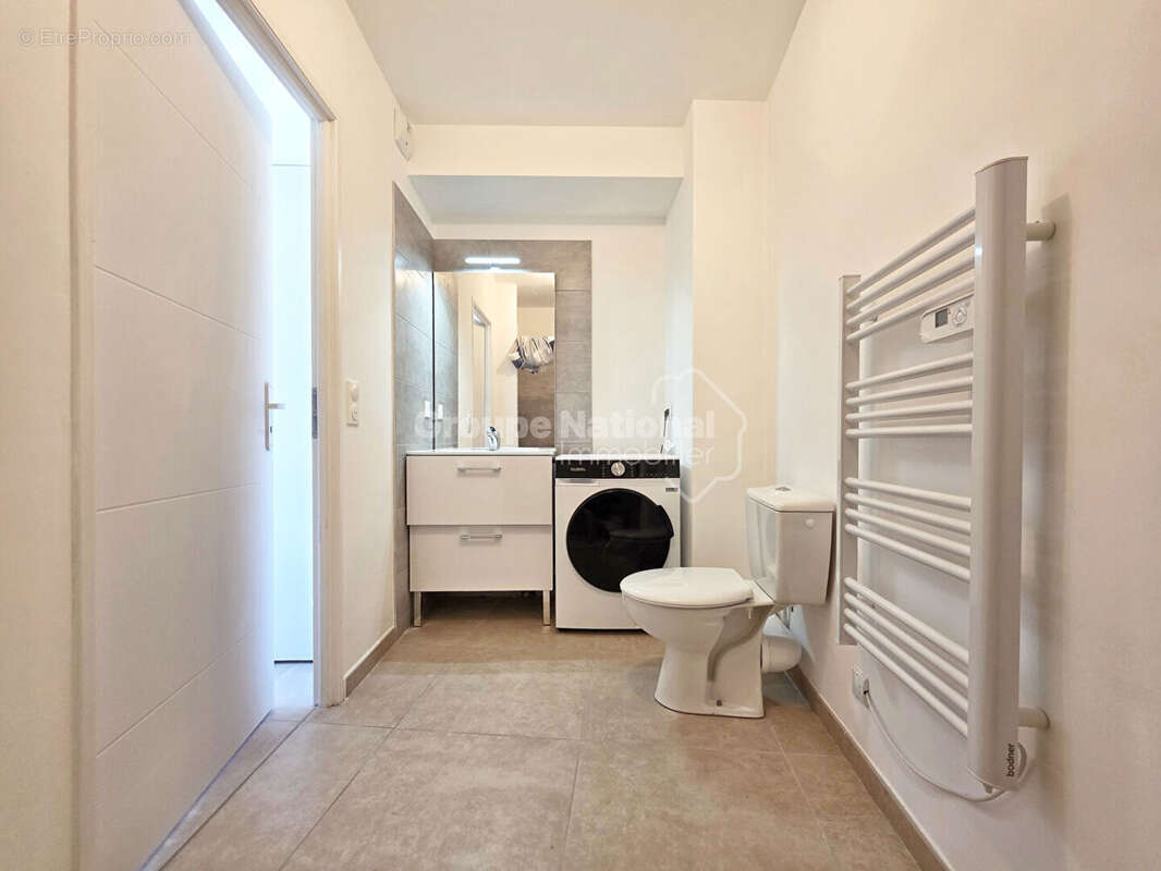 Studio 23 m² Centre-ville d'Istres Terrasse sans vis-à-vis + parking sécurisé - photo 7