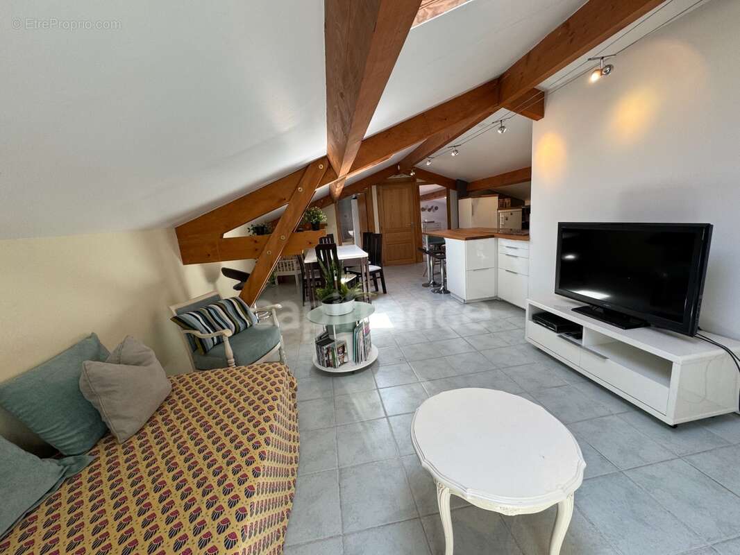 Murs grand local commercial – professions libérales possibles – 164 m² – terrasse / 2 parkings - photo 19