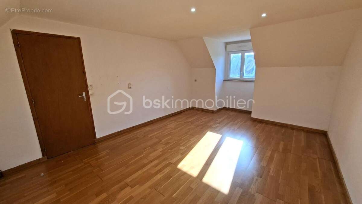 Maison à MESNIL-CLINCHAMPS