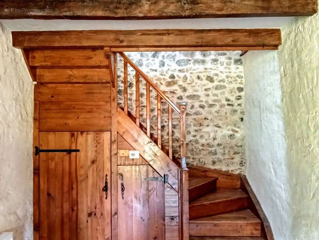 Maison à CONFOLENS