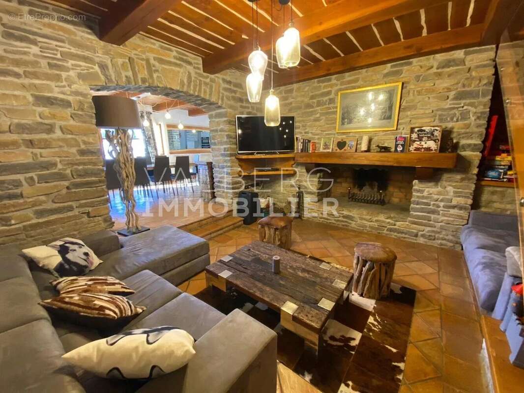 Chalet - 275 m² - proche des pistes - photo 4