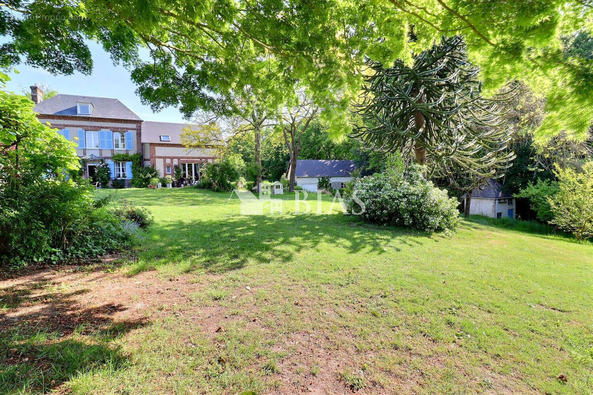 Maison à EQUEMAUVILLE