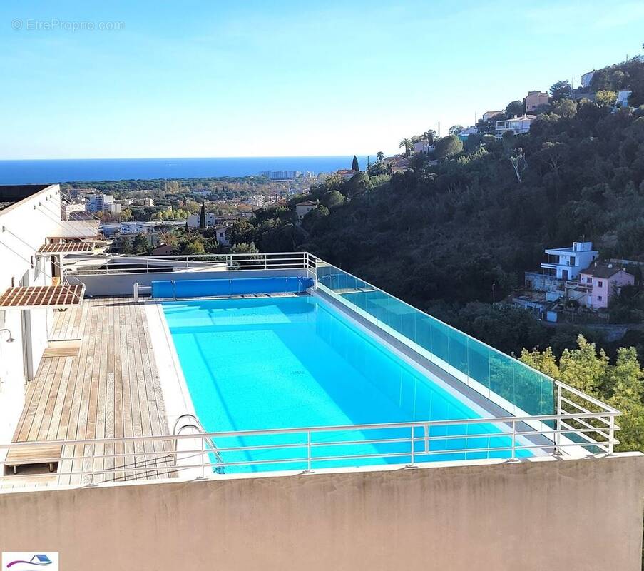 Appartement à MANDELIEU-LA-NAPOULE