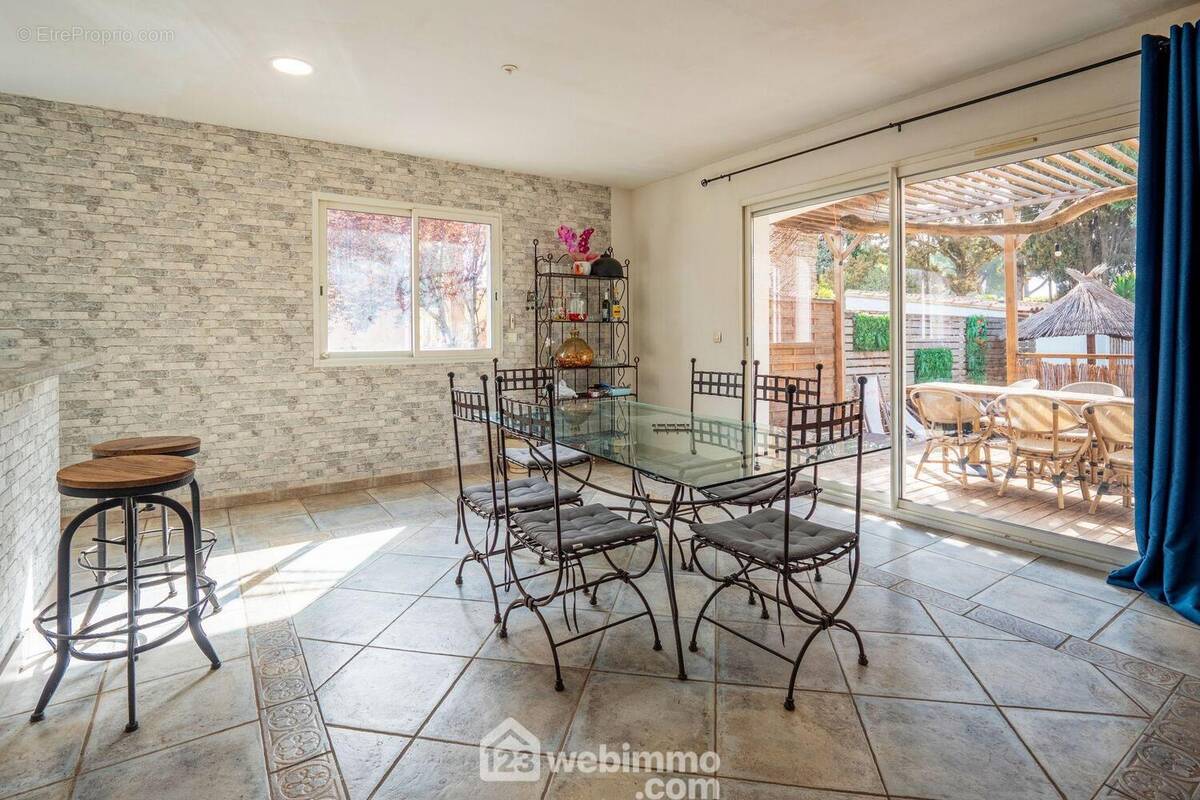 Revenons vers l&#039;intérieur ? - Maison à VILLENEUVE-LES-BEZIERS