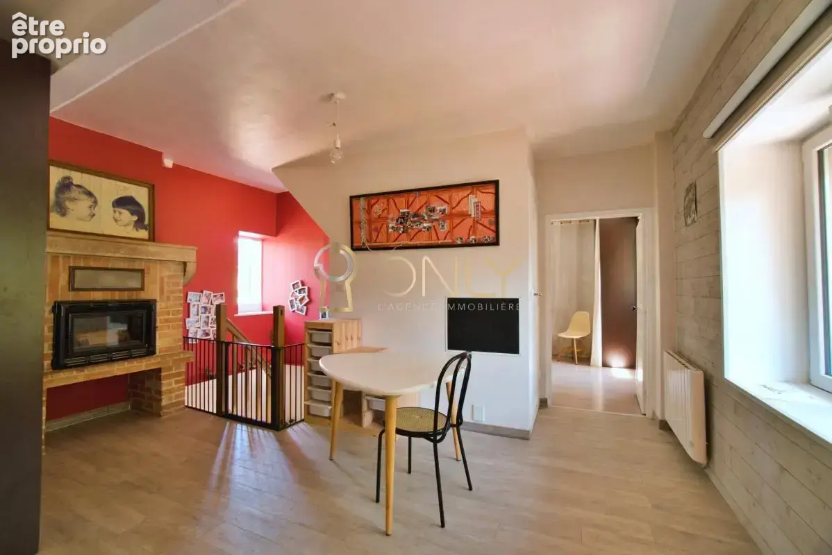 Saint-Julien- Maison - 4 chambres - photo 14