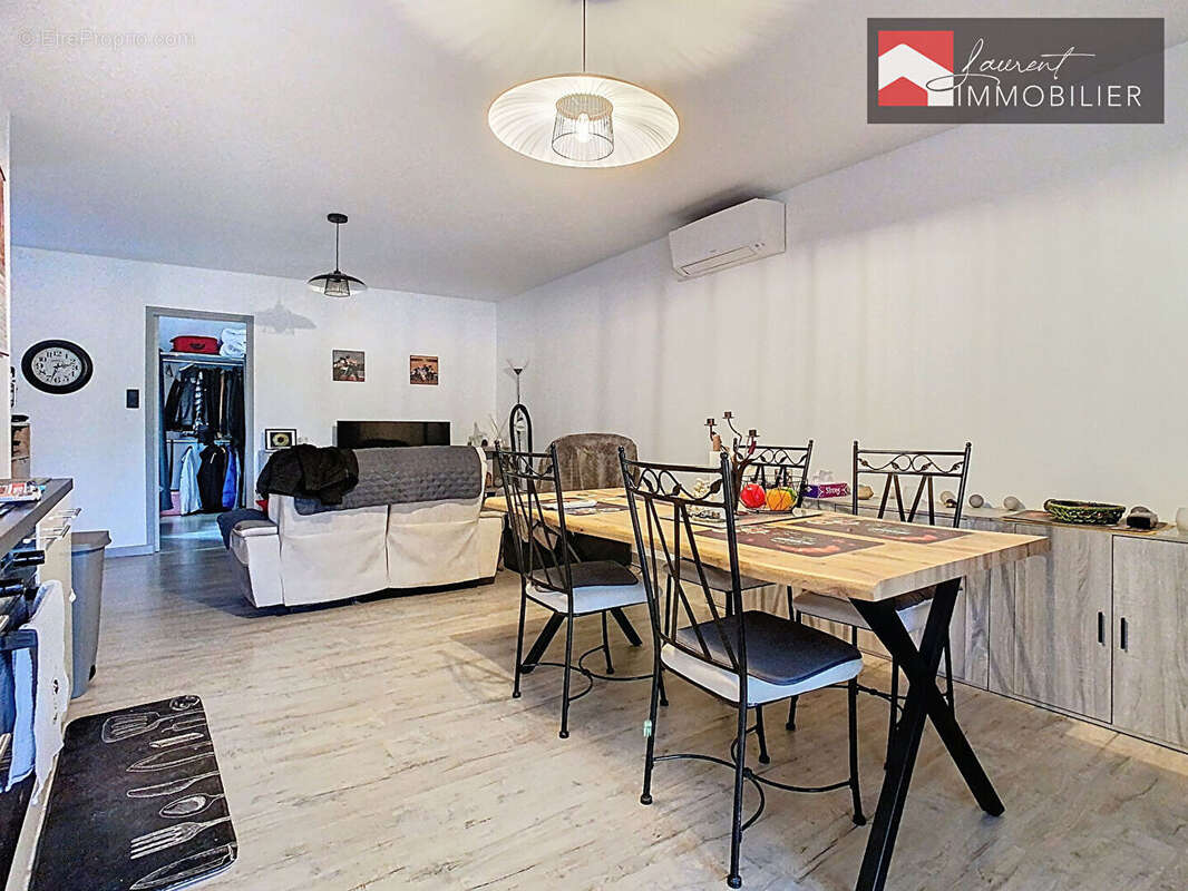 Maison à CHAVANNES-SUR-REYSSOUZE