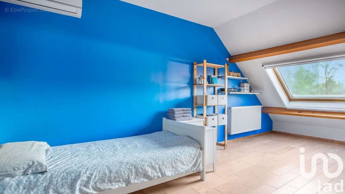 Maison 250 m² à Saint-Maur-Des-Fosses  - photo 8