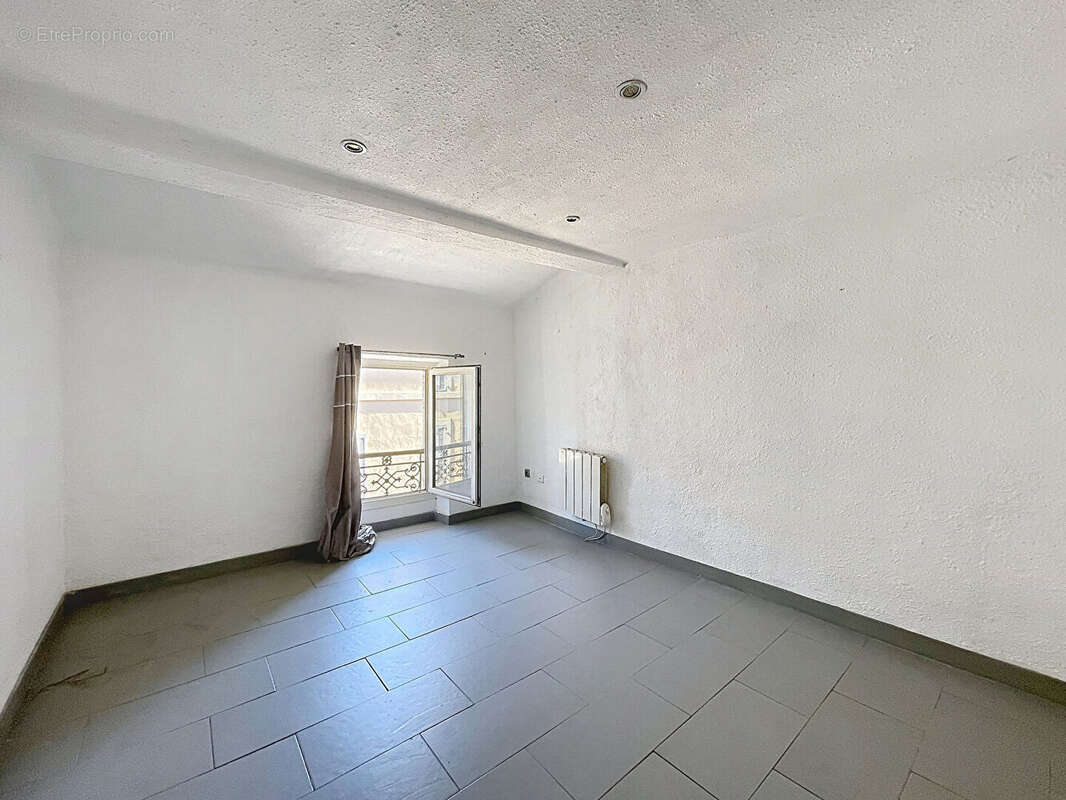 Appartement à LA TOUR-D'AIGUES