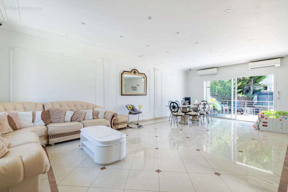 Maison de 10 pièces de 228 m² à Sarcelles - photo 2