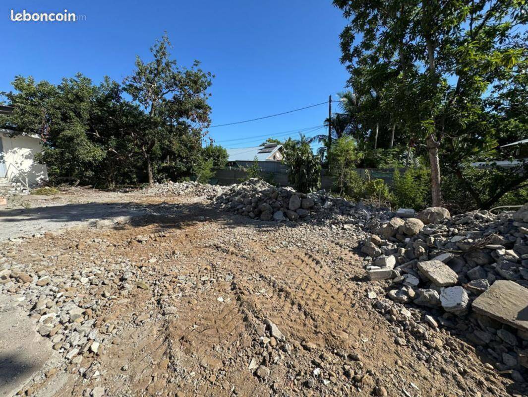 Terrain à SAINT-LOUIS