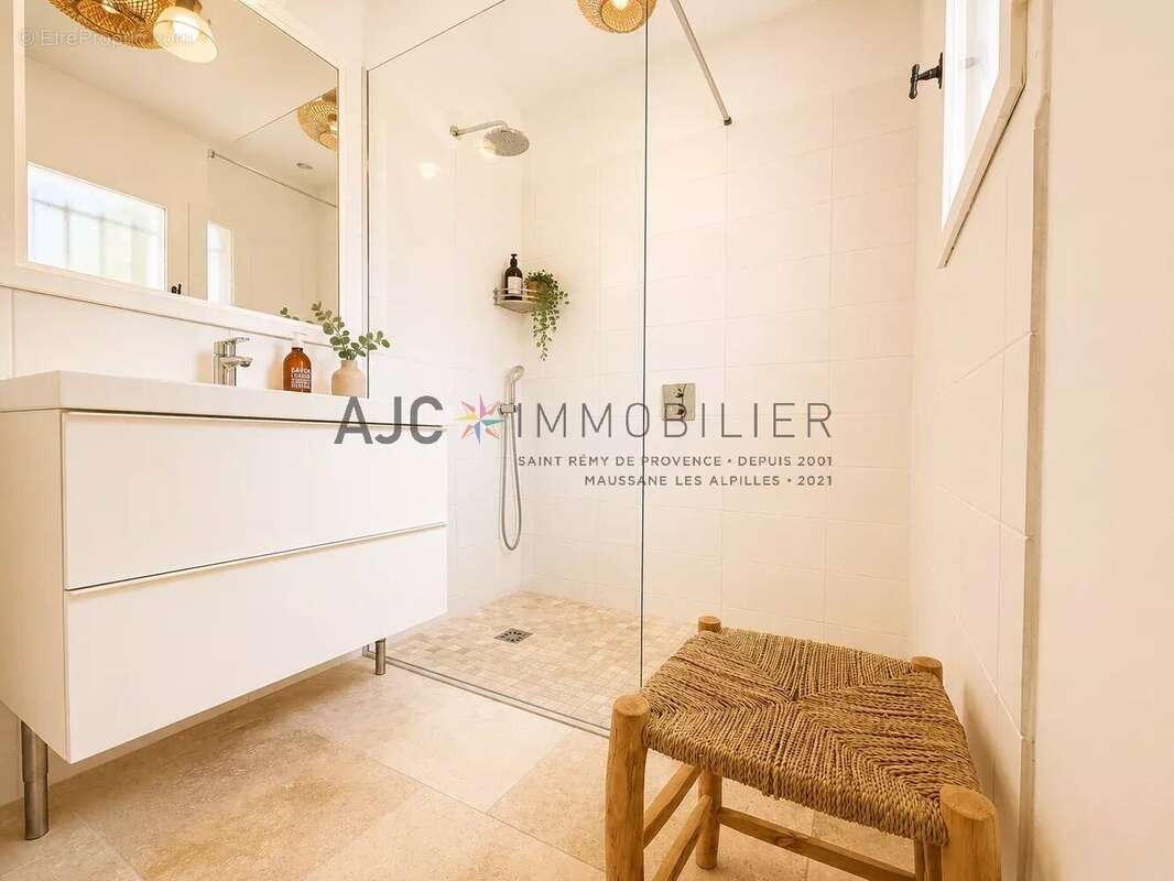 Saint-Rémy-de-Provence – Maison lumineuse de 4 chambres avec piscine proche centre - photo 23