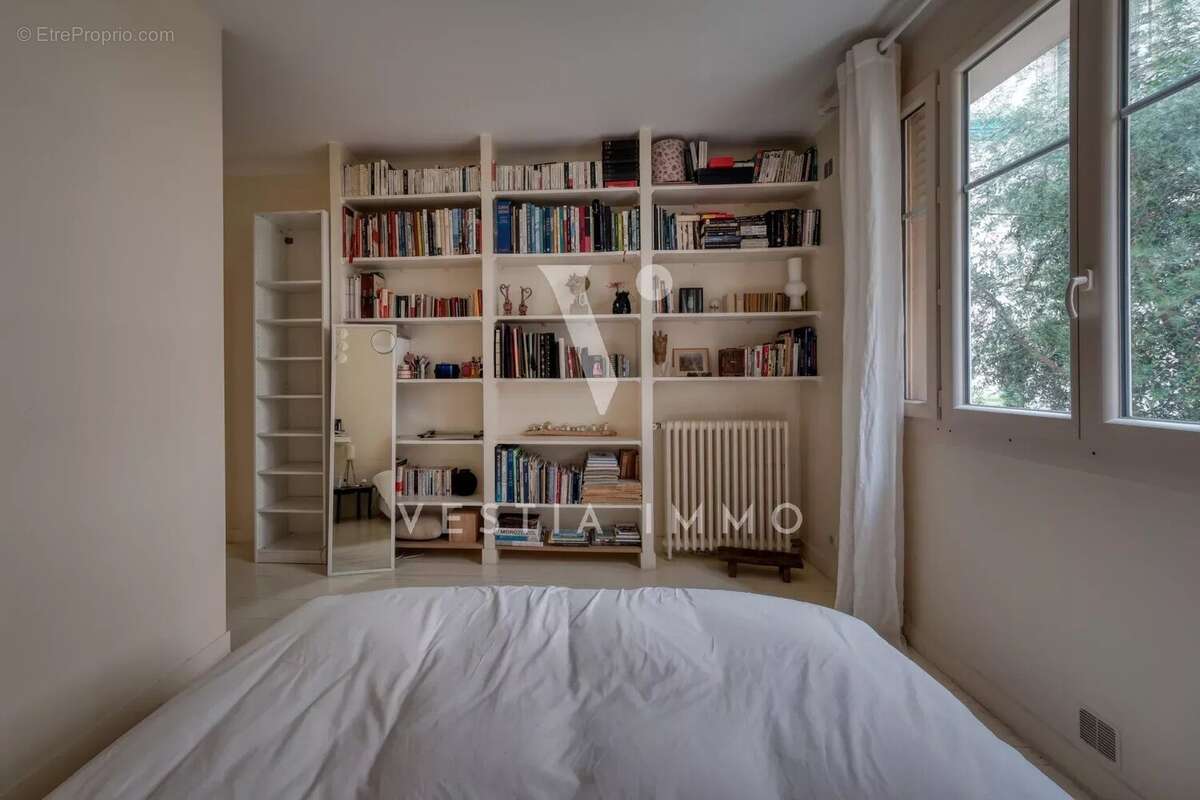 Appartement à LA GARENNE-COLOMBES