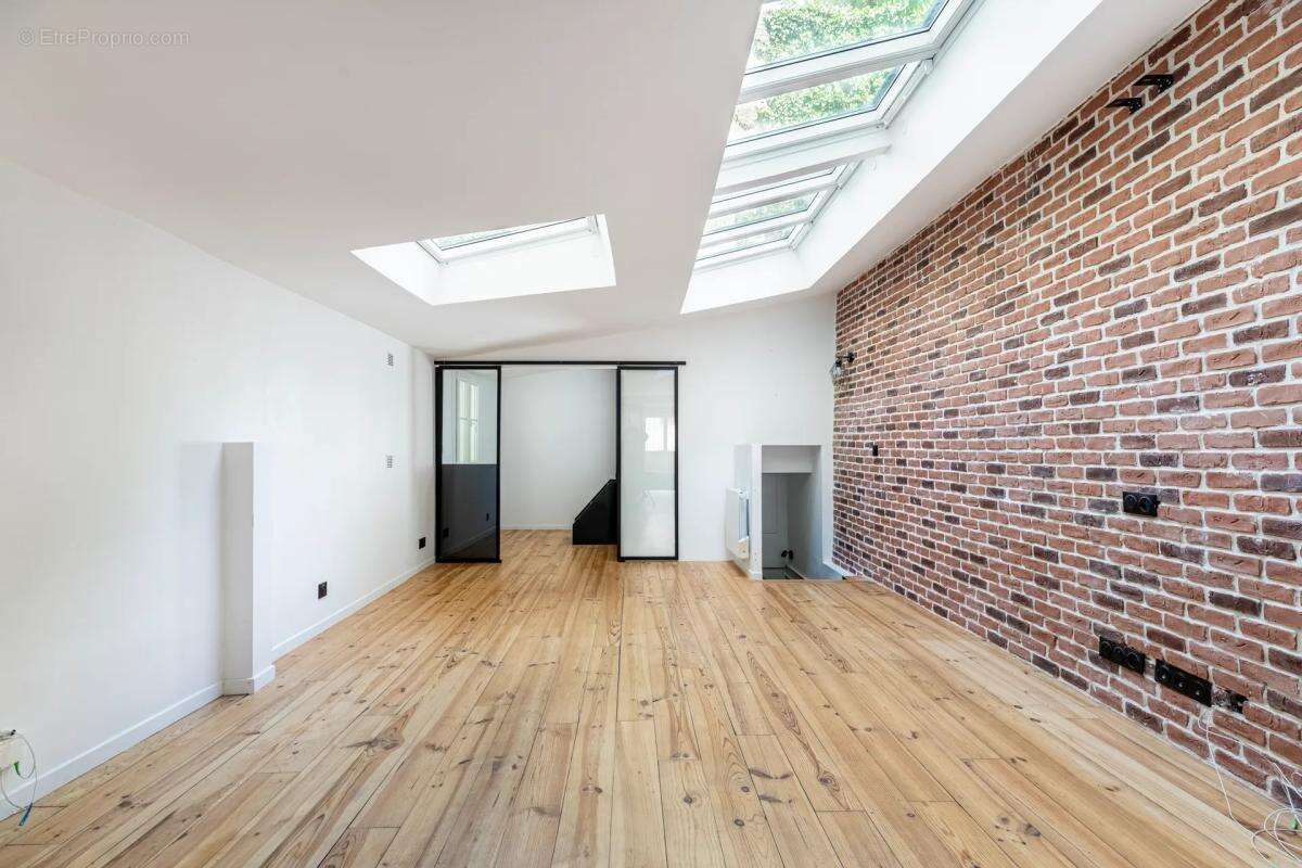 Appartement à PARIS-17E
