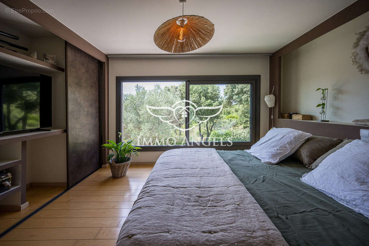 Maison à VAILHAUQUES