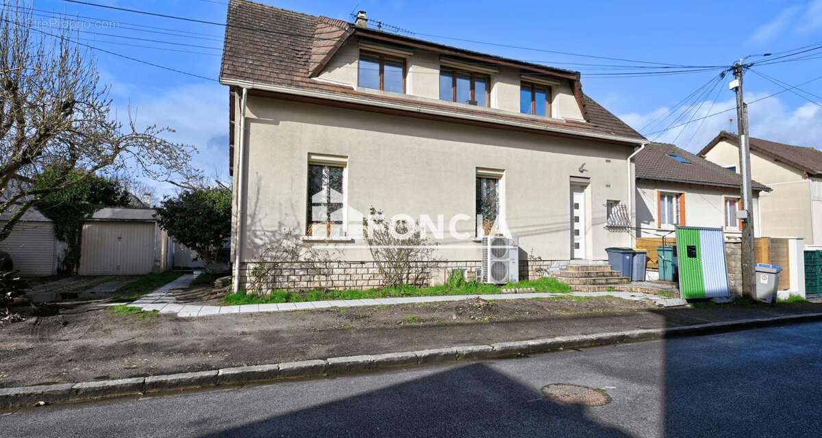 Maison à MANTES-LA-VILLE