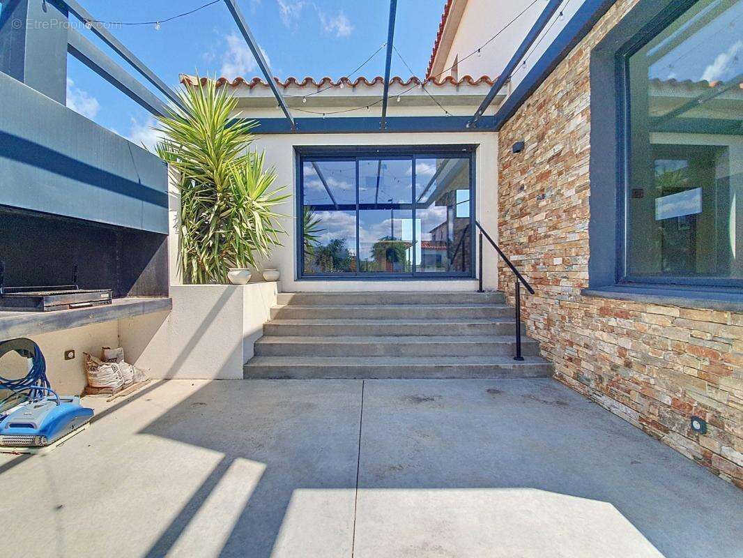 Maison à VILLELONGUE-DE-LA-SALANQUE