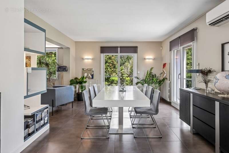 Maison à VERNEUIL-SUR-SEINE