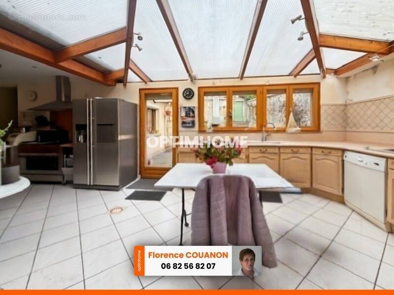 Maison à SAINT-ARNOULT-EN-YVELINES