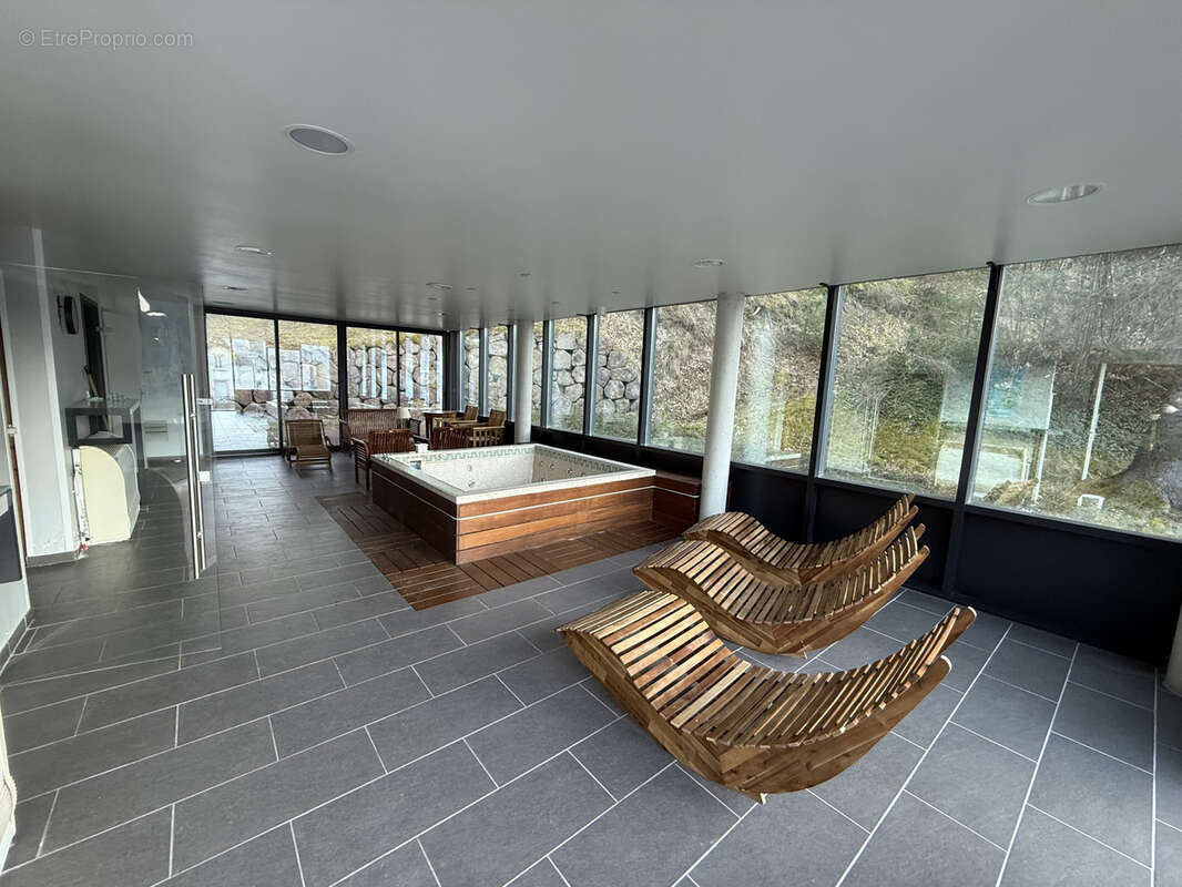 Commerce à LA BOURBOULE