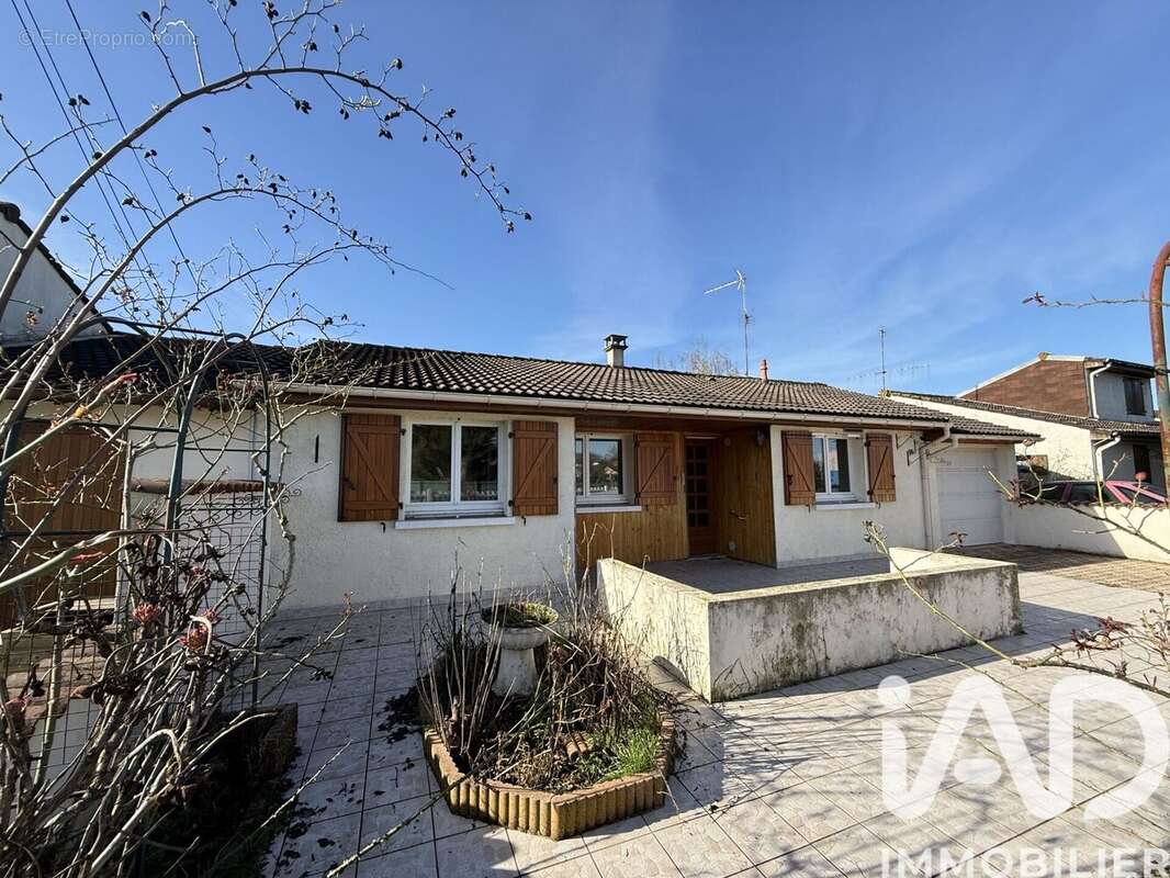 Photo 2 - Maison à POITIERS