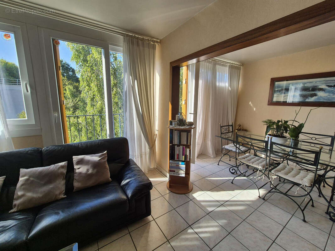 Appartement à JOUY-EN-JOSAS