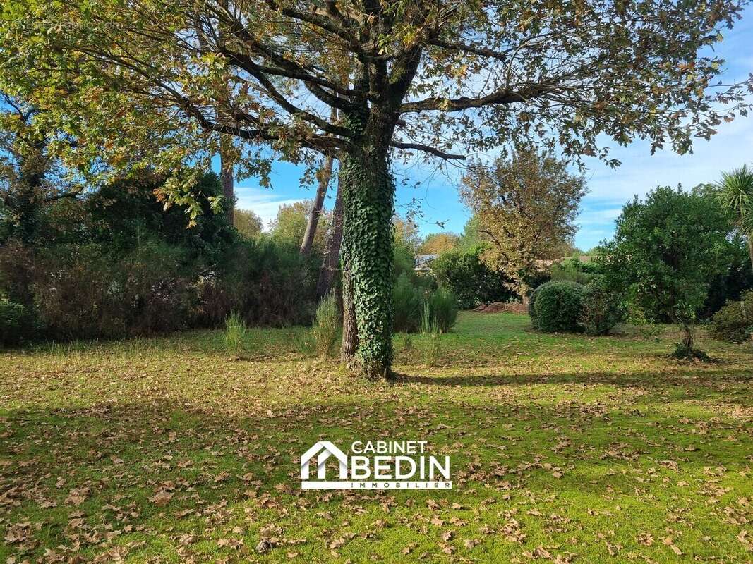 Terrain 684 m² à Biganos  - photo 2