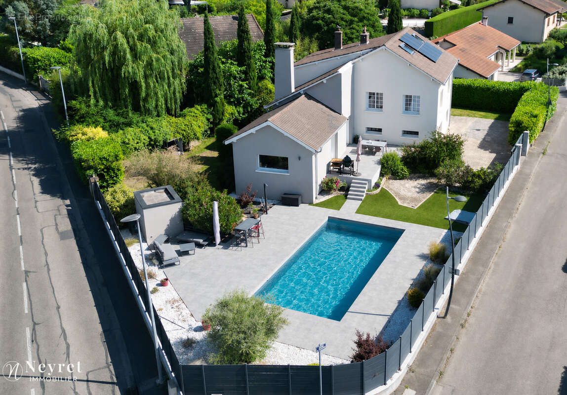 Maison à CHARLY