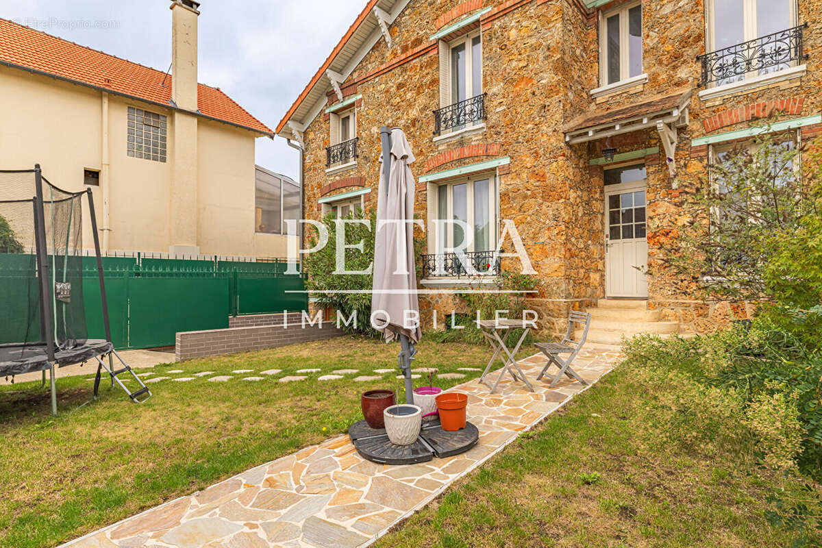 Maison à L&#039;HAY-LES-ROSES