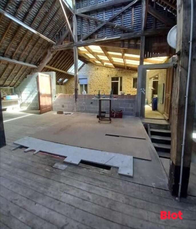 Appartement à FOUGERES