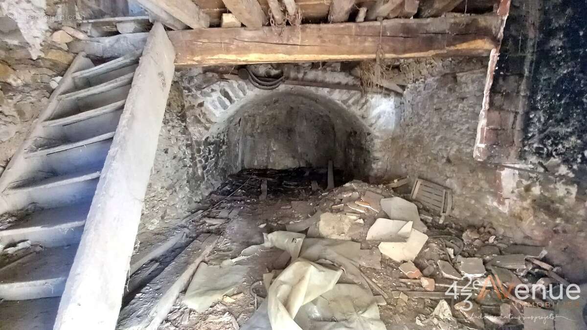 Maison à SAINT-ROMAIN-EN-JAREZ