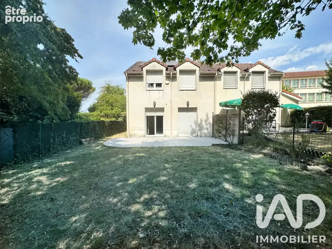 Photo 1 - Maison à LE PLESSIS-TREVISE