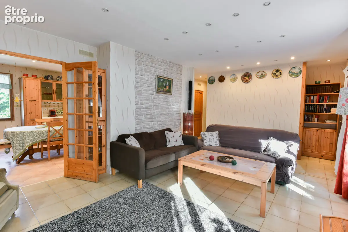 Maison plein de charme ,11pièce(s) 156 m2, 2 logements, garage et piscine - photo 5
