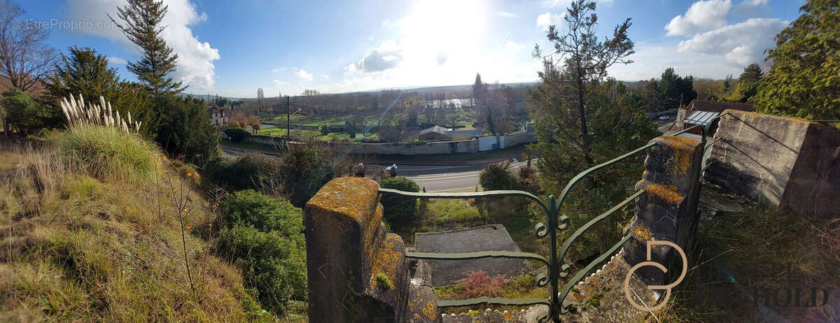 Terrain à VAUX-SUR-SEINE