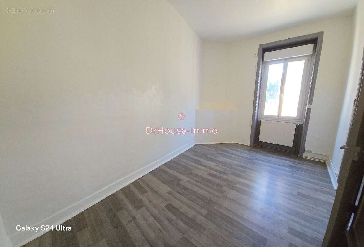 Appartement 26 m² à Saint-Etienne  - photo 10