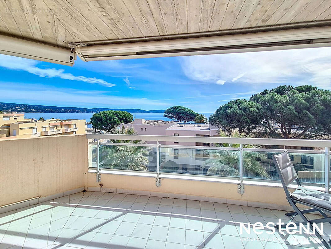 Appartement vue mer Cavalaire-sur-Mer 3 pièce(s) 67 m2 (50,54 + 16,9 m² loi carrez ) avec terrasse, garage et place de stationne - photo 4