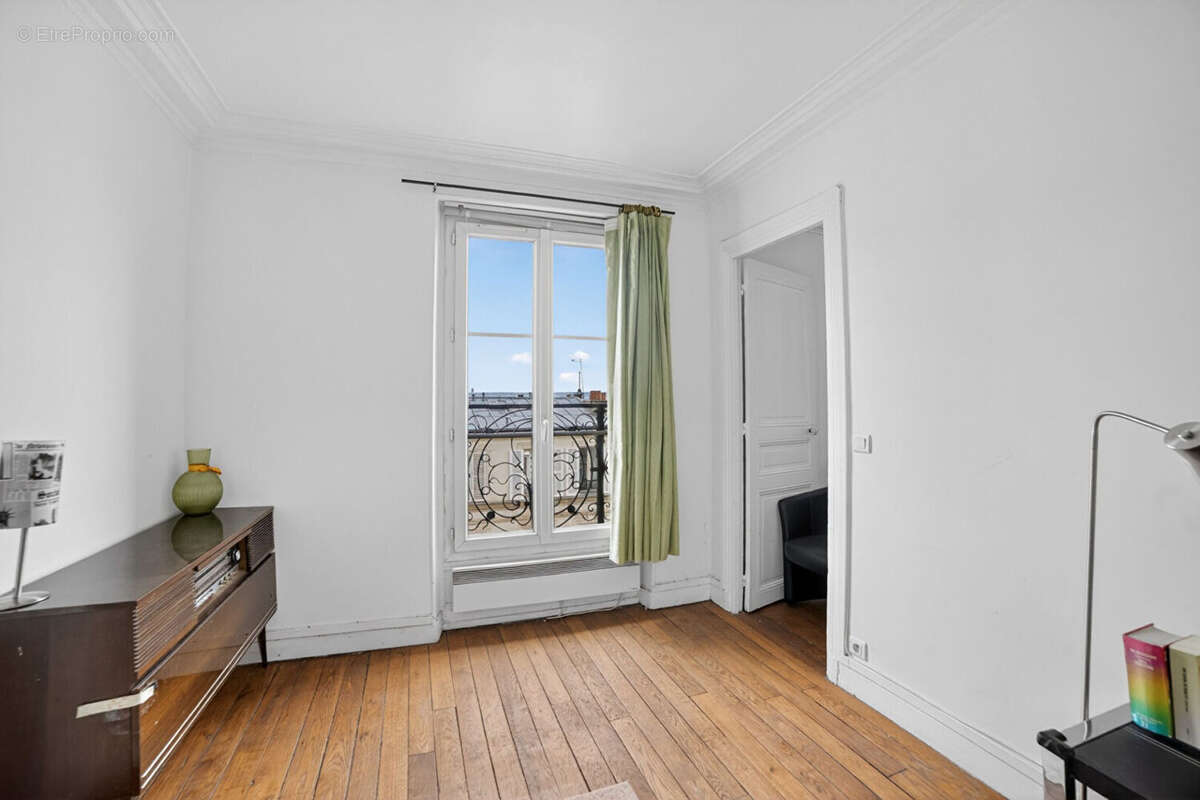 Paris 18 - rue lepic - photo 5
