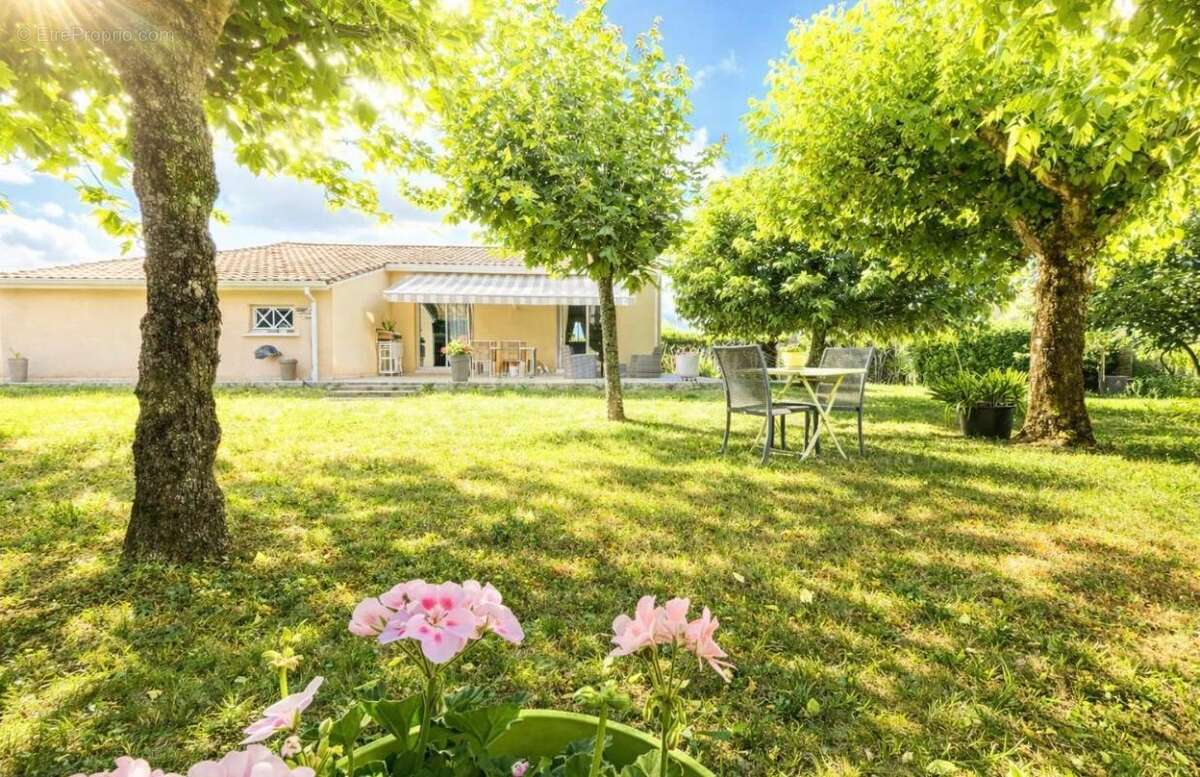 Tout proche de Saint-André de Cubzac à Marsas - Maison contemporaine  soigneusement entretenue 5 pièce(s)  96 m² habitables sur  - photo 13