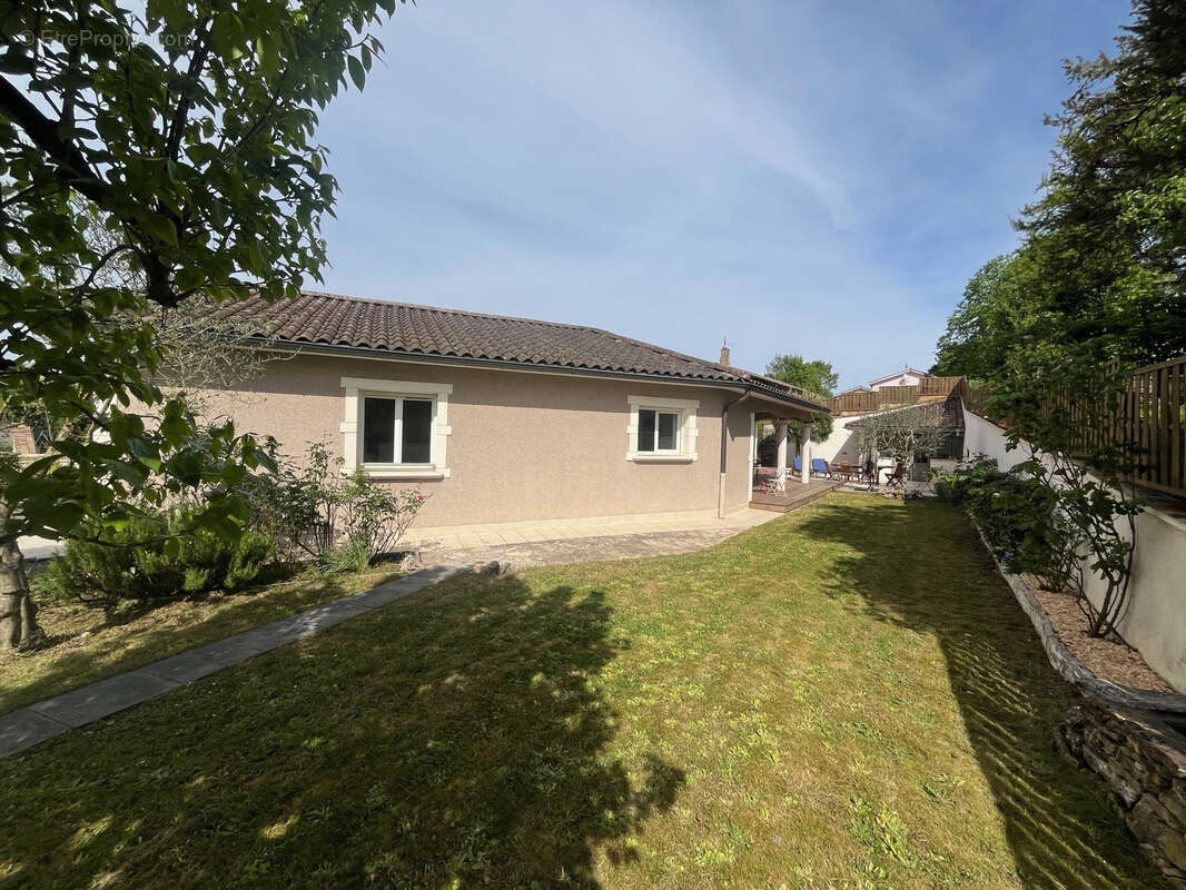 Maison à JASSANS-RIOTTIER