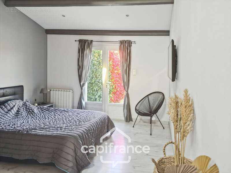 Maison à vendre 5 pièces 123m-ROQUEMAURE (30), piscine, sans vis-à-vis- terrain 900m² - photo 7