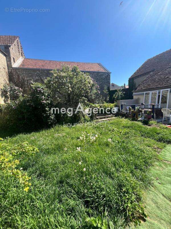 Maison à LIGNY-LE-CHATEL
