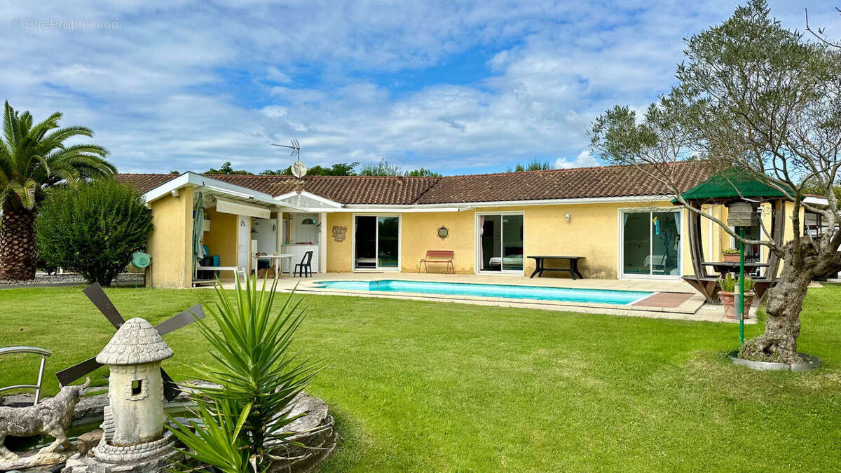 Maison à SAUBRIGUES