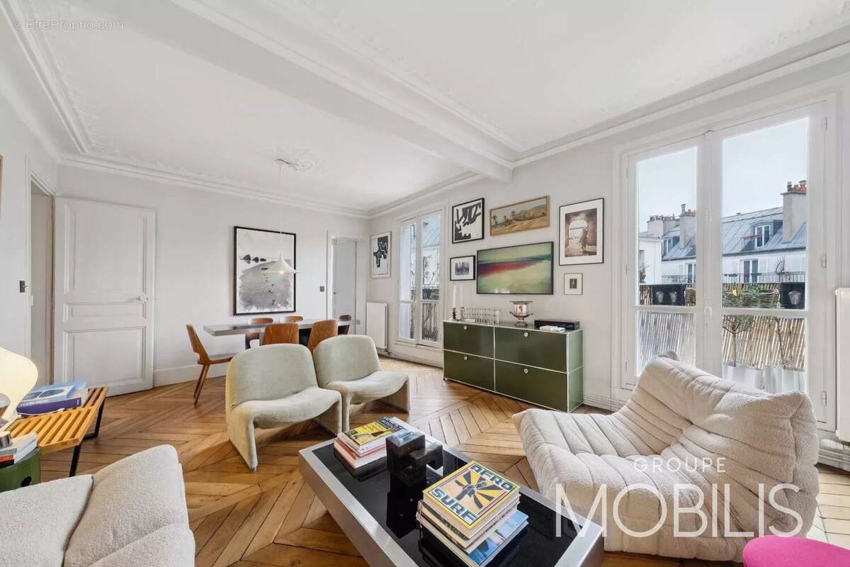 Appartement à PARIS-18E