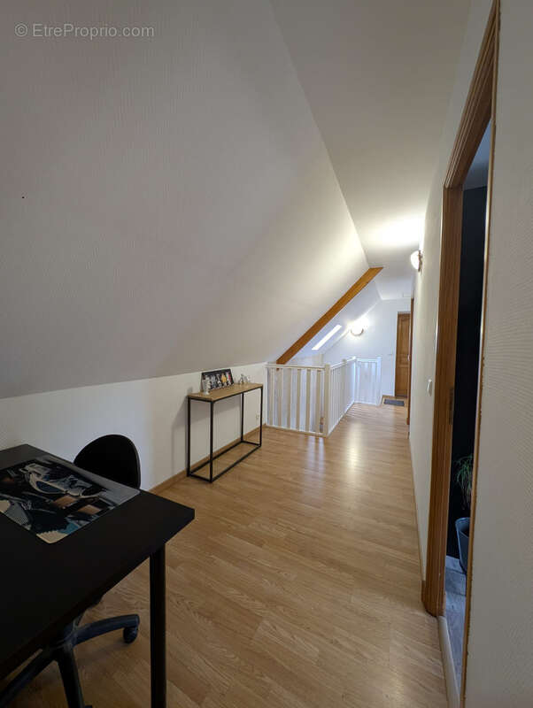 Maison à SAINTE-GENEVIEVE-DES-BOIS