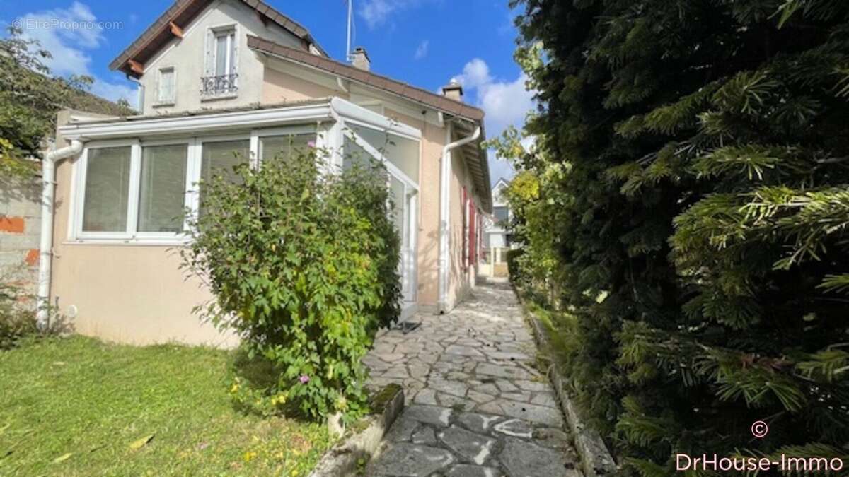 Maison à VILLEMOMBLE