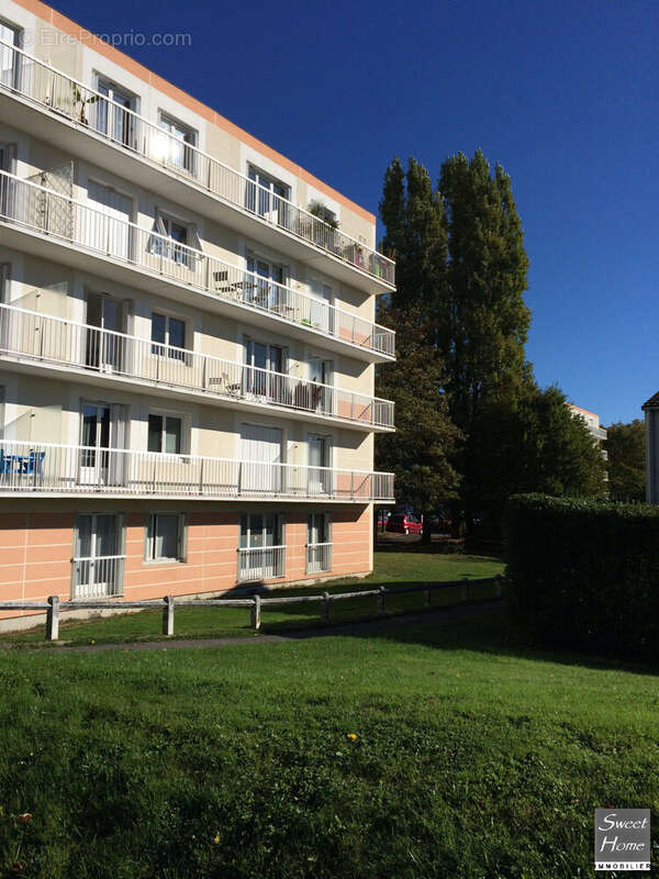 Appartement à MAGNY-LES-HAMEAUX