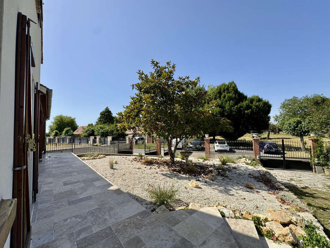 Maison à COULOMMIERS